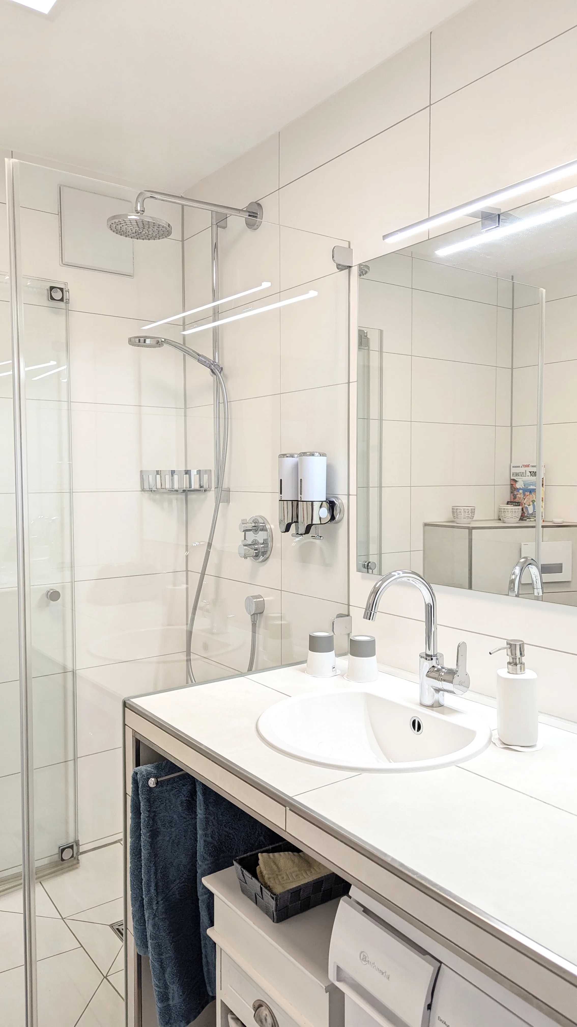 Modernes Badezimmer